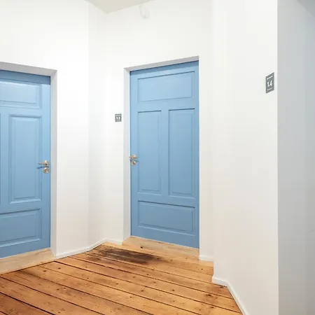 Homestay Kuenstlerzimmer In Der Haeselburg - Minimalistische *