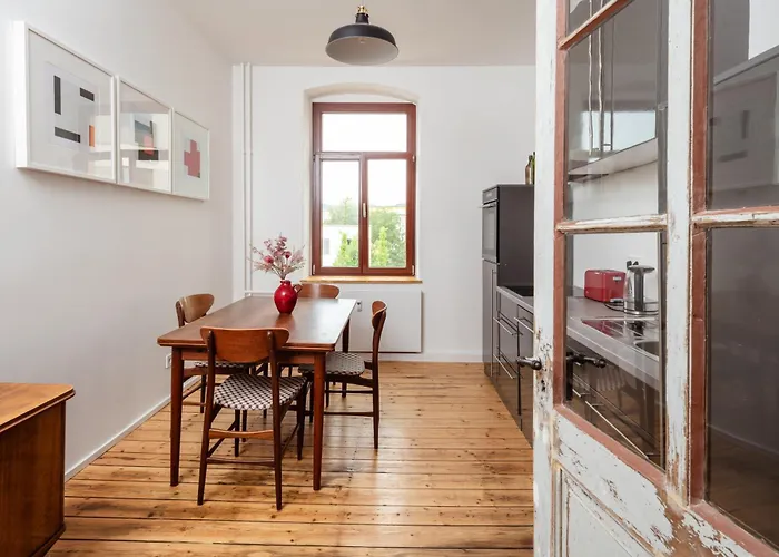 Kuenstlerzimmer In Der Haeselburg - Minimalistische Homestay Gera