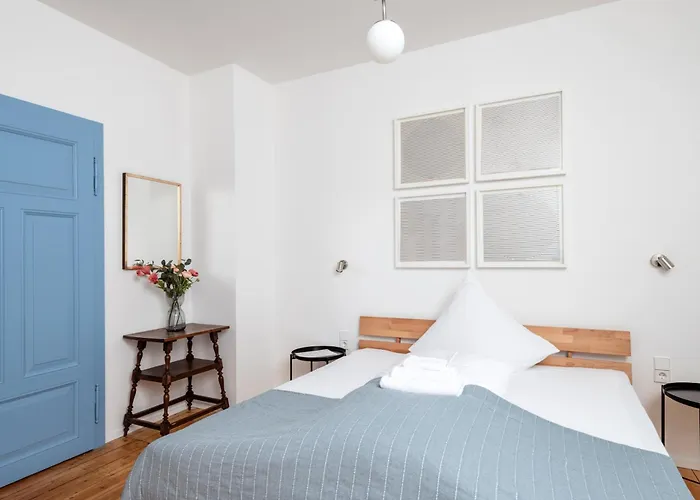 Kuenstlerzimmer In Der Haeselburg - Minimalistische * Gera