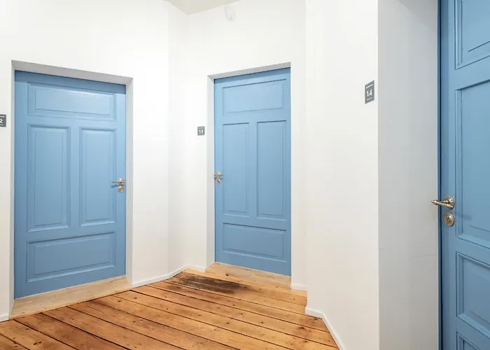 Homestay Kuenstlerzimmer In Der Haeselburg - Minimalistische *